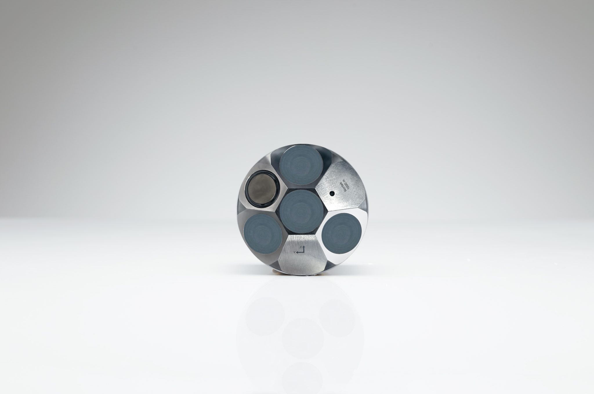 NUCLEUS1000 1000 front looking