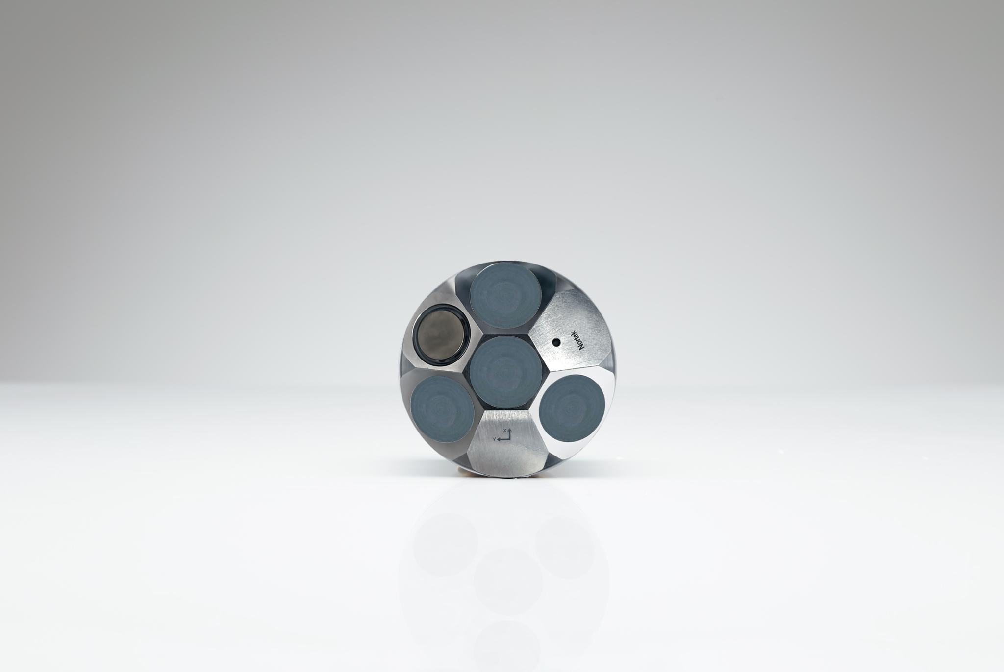 NUCLEUS1000 300 front looking